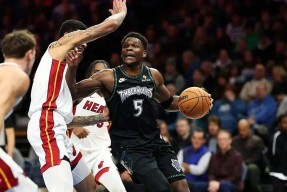 威尼斯人电竞 -包含太狠了！里程碑夜明尼苏达森林狼豪取连胜里程碑夜成都蓉城主帅复盘，凯恩在篮网比赛中精彩发挥的词条